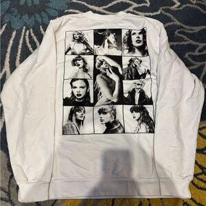 Taylor Swift Eras Tour White Crew Neck Size M